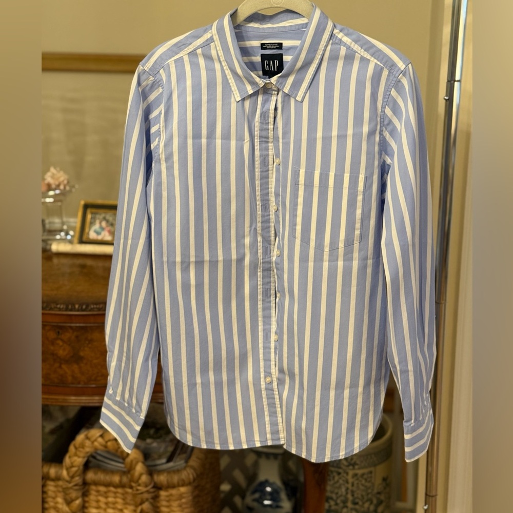 GAP Women’s Blue and White Striped Perfect Shirt